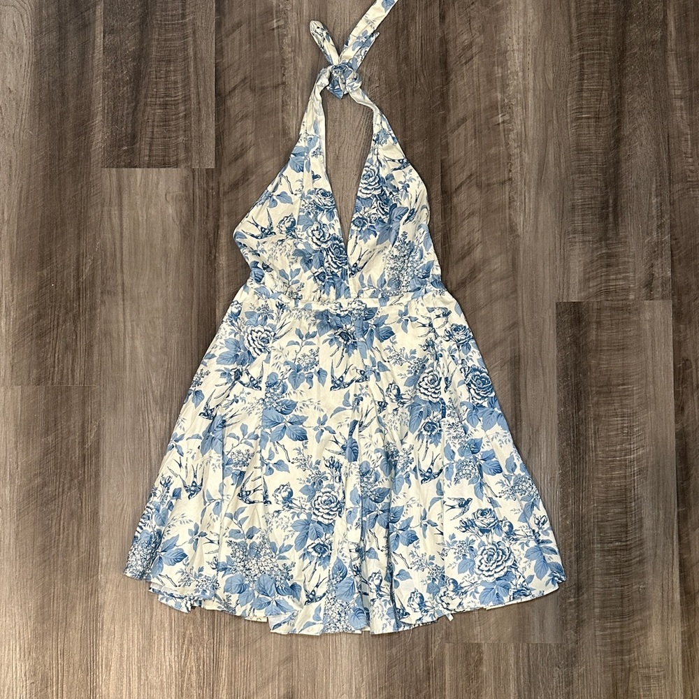 Aakaa Off White Deep V-Neck Floral Bird Halter Dress - Small